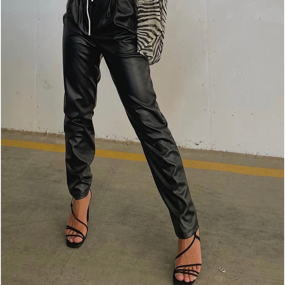 In Good Condition Only Wore Once For A Party - image 2